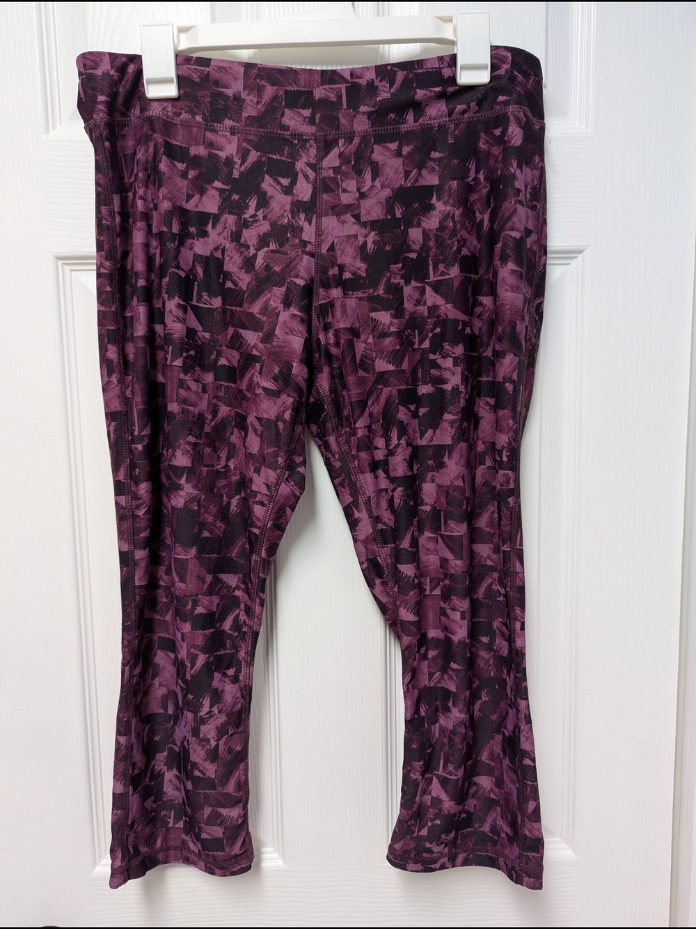 Athletic Works Plum and Black Abstract Print Leggings